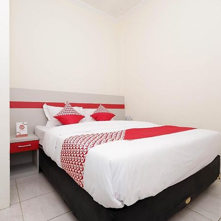 Super Oyo 1620 Sion Family Residence Grobogan Exterior foto
